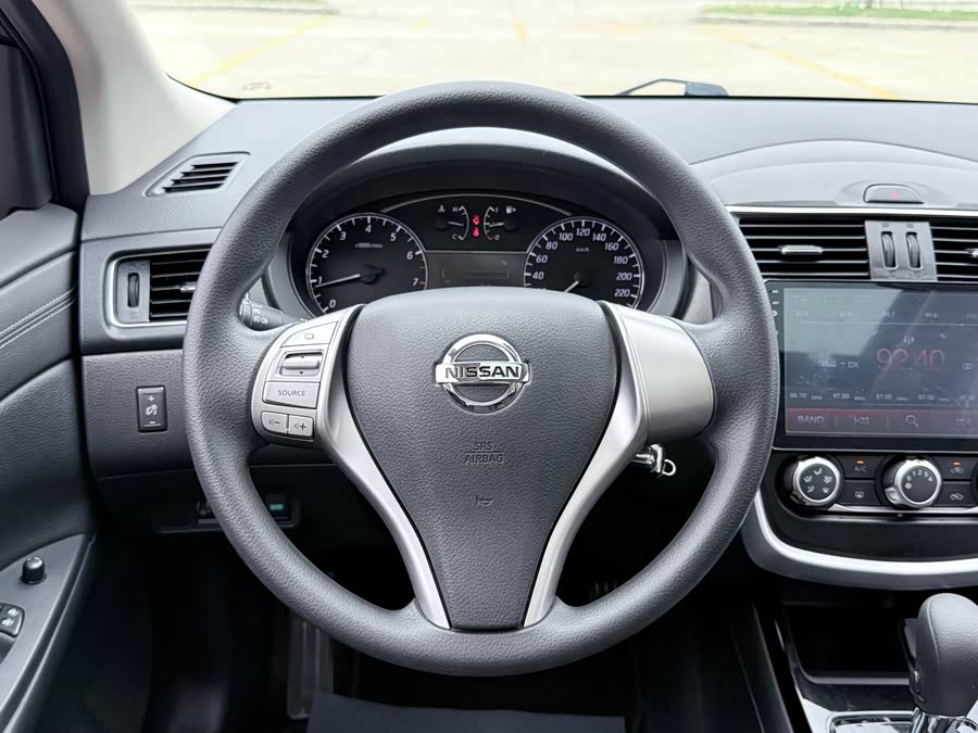 Nissan Tiida 2016 — фото 17