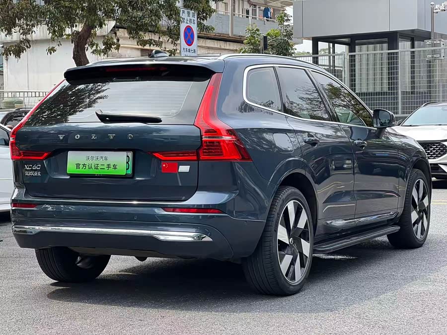 Volvo XC60 Plug-In Hybrid 2024 — фото 8