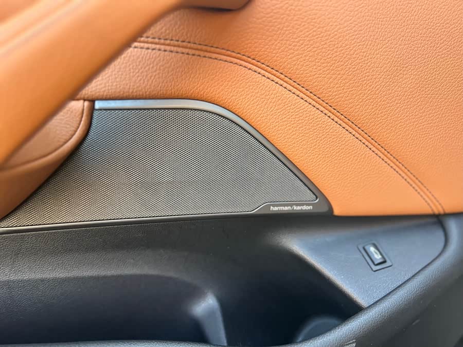 BMW 5 Series 2018 — фото 11