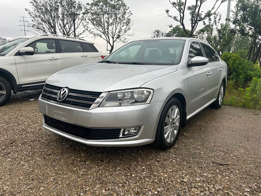 Volkswagen Lavida 2013