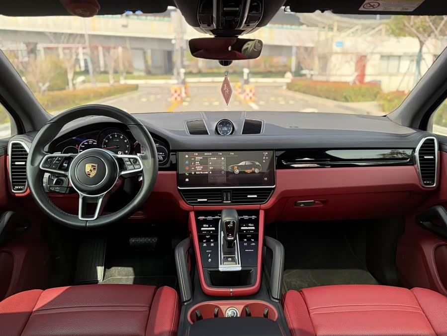 Porsche Cayenne 2019 — фото 16