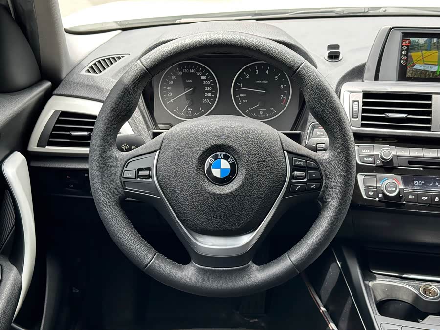 BMW 1 Series 2016 — фото 13