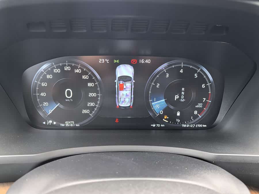 Volvo XC90 2021 — фото 17