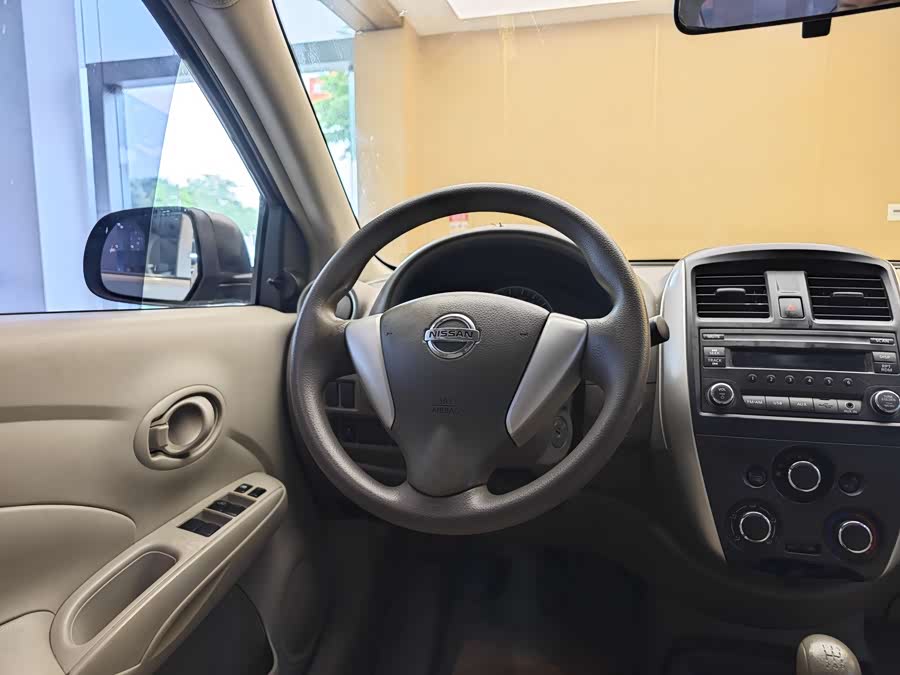Nissan Sunny 2015 — фото 14