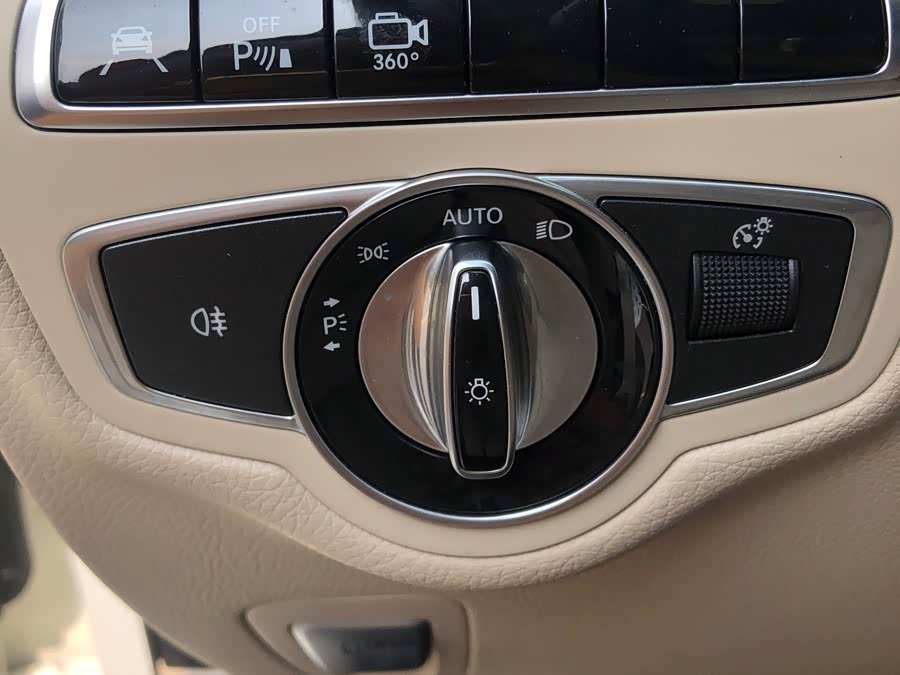 Mercedes-Benz GLC 2016 — фото 17