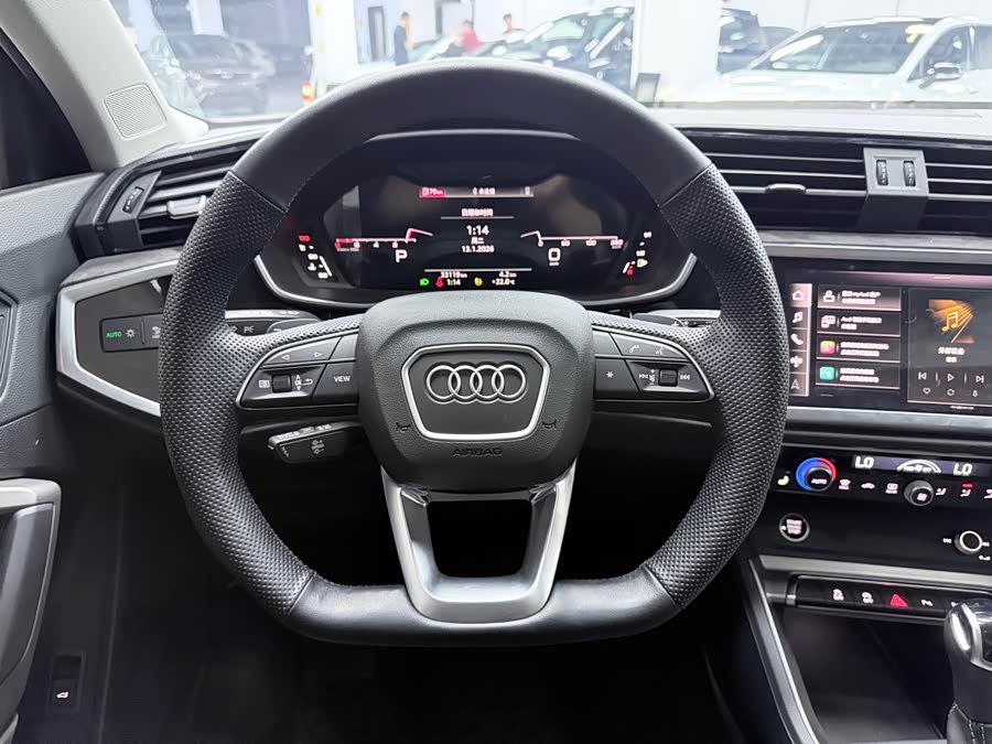 Audi Q3 2022 — фото 14