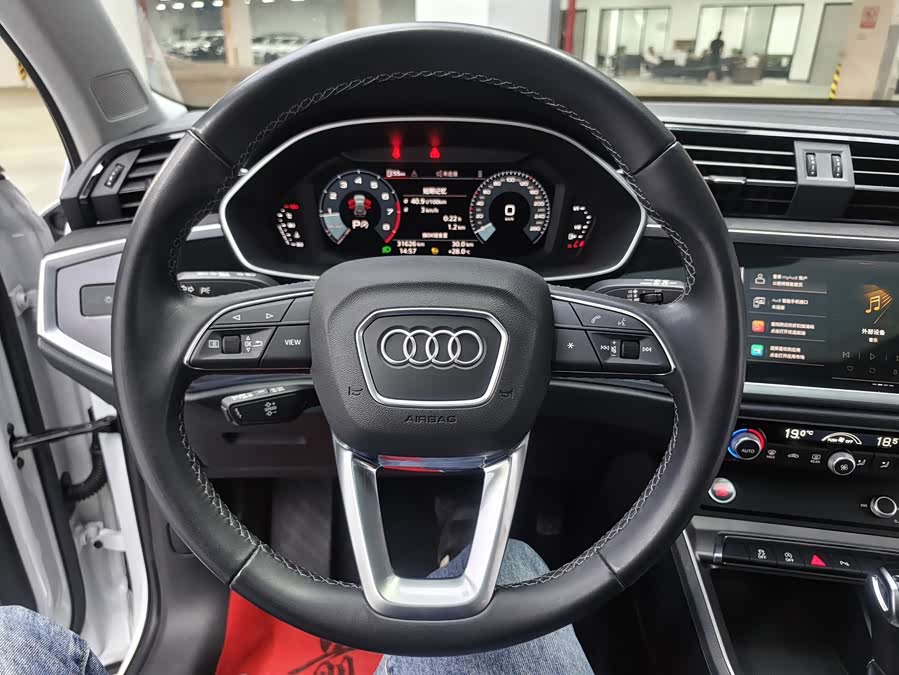 Audi Q3 2023 — фото 18