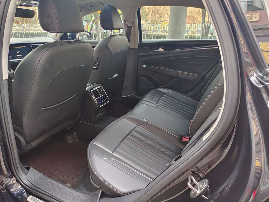 Volkswagen Passat 2023