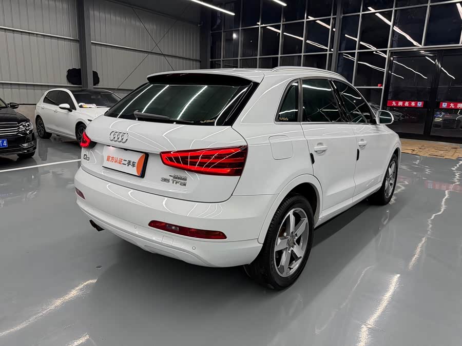 Audi Q3 2015 — фото 12