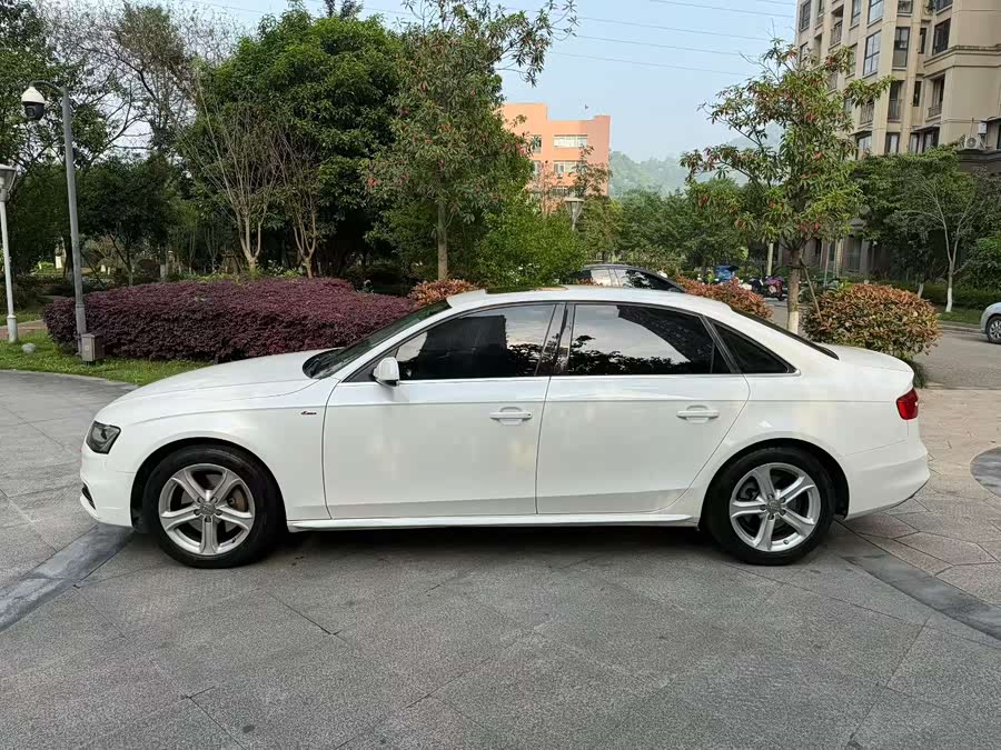 Audi A4L 2015