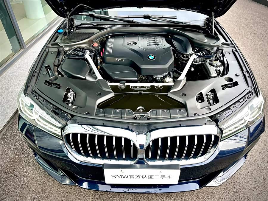 BMW 5 Series 2022 — фото 12