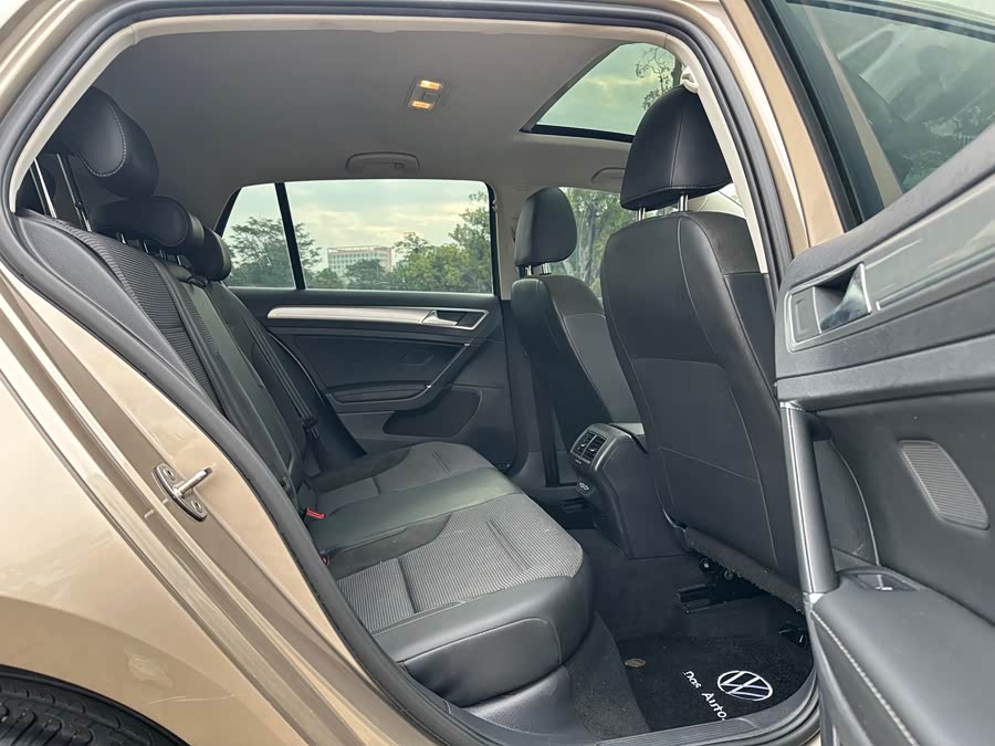 Volkswagen Golf 2019 — фото 17