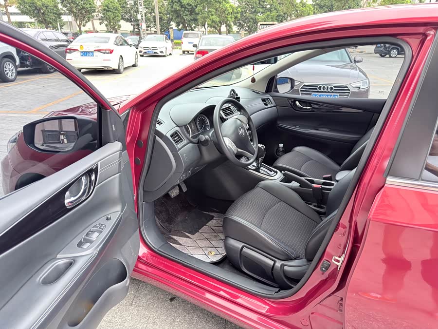 Nissan Tiida 2016