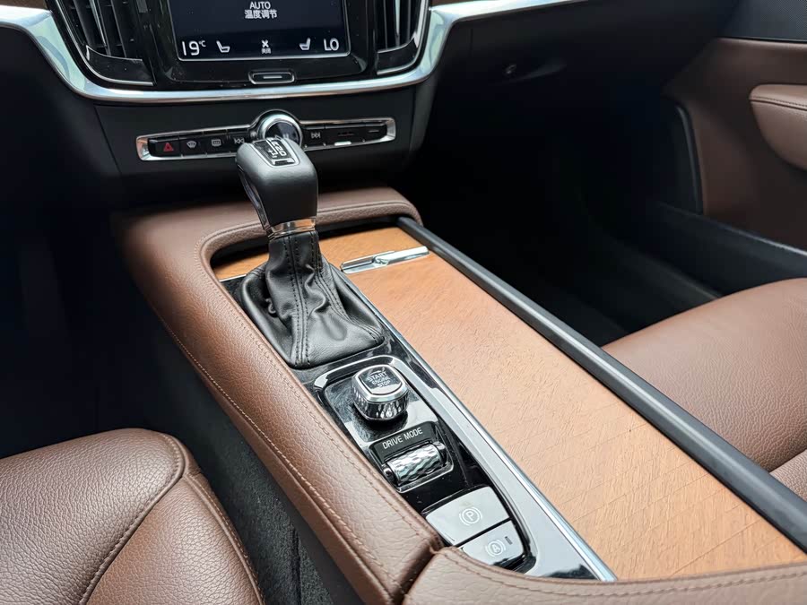 Volvo S90 2020 — фото 12