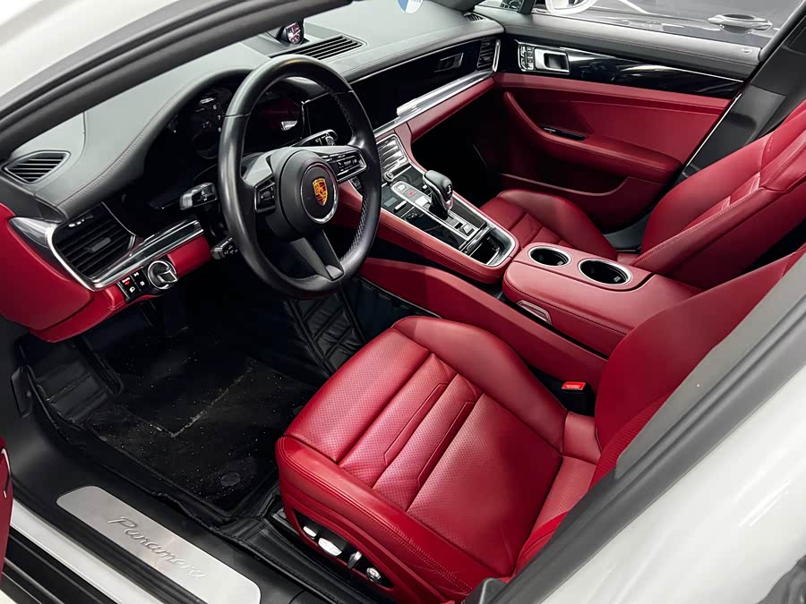 Porsche Panamera 2021