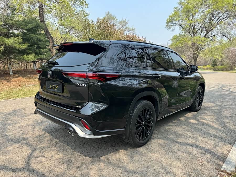 Toyota Crown Kluger 2024