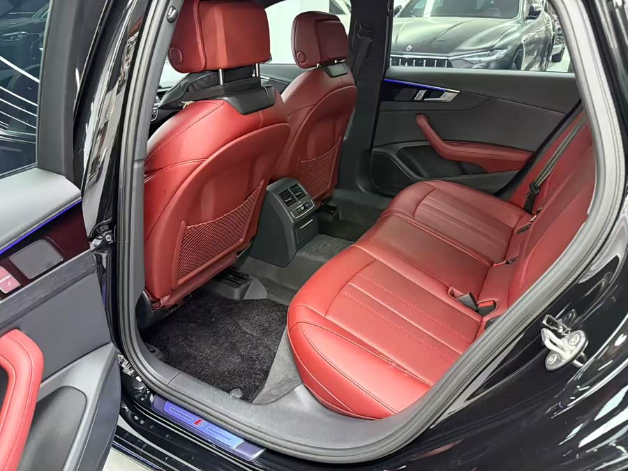 Audi A4L 2025