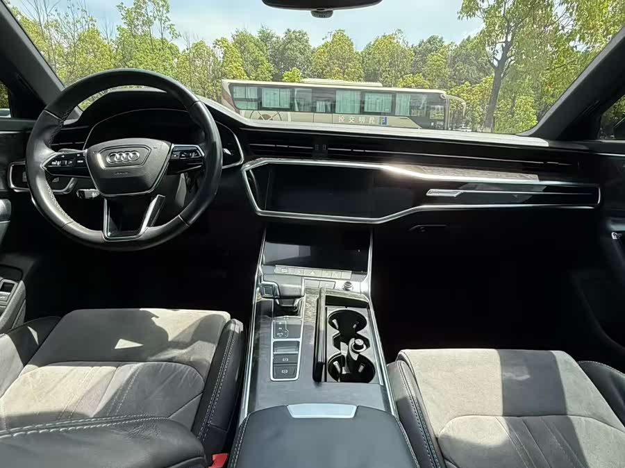 Audi A6L 2021