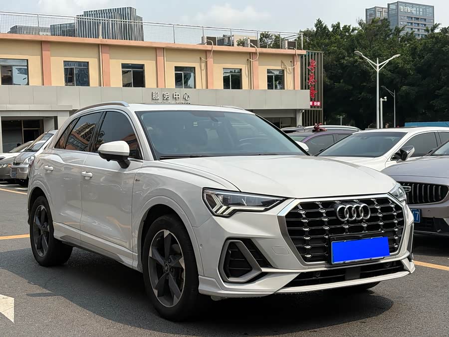 Audi Q3 2021