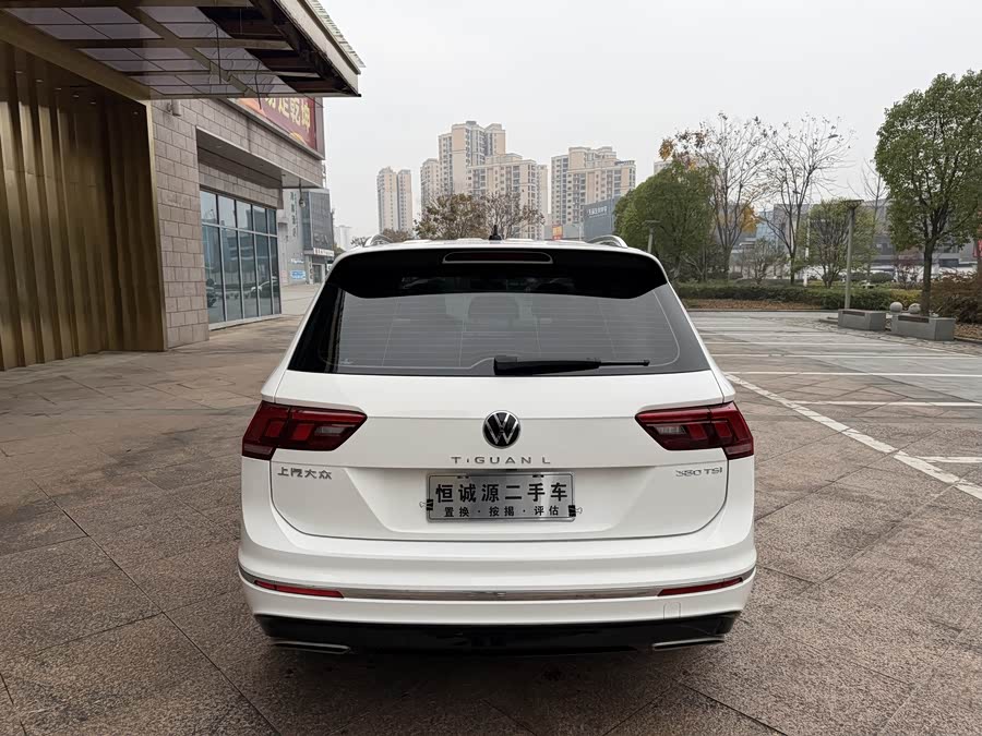 Volkswagen Tiguan L 2021 — фото 11
