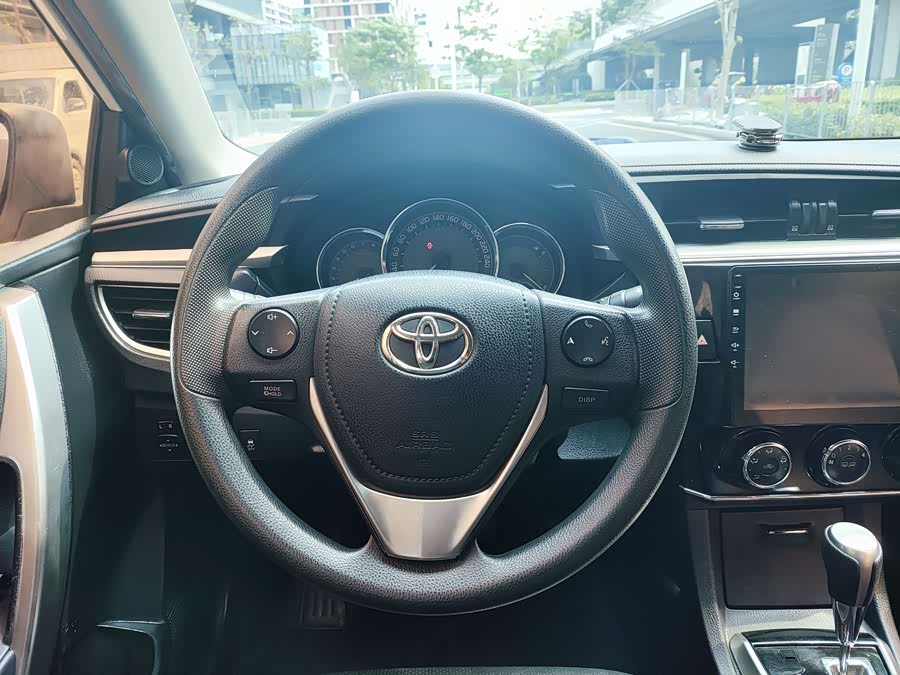 Toyota Corolla 2017 — фото 12