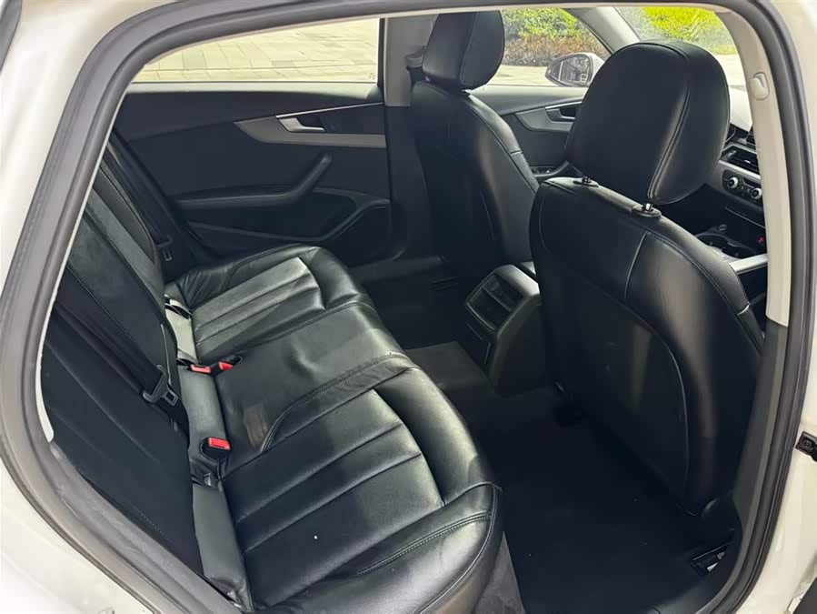 Audi A4L 2017
