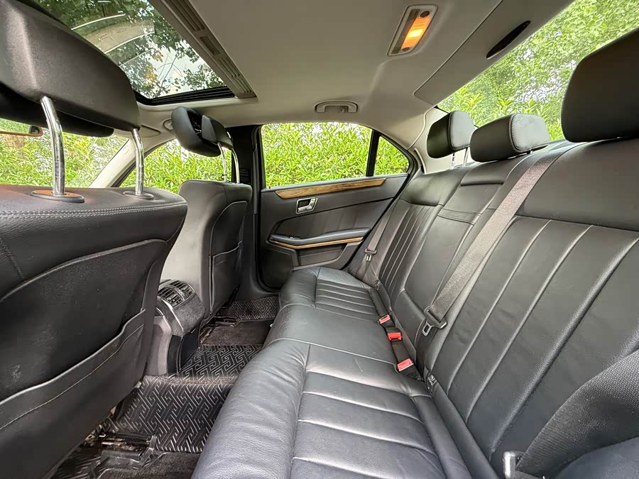 Mercedes-Benz E-Class 2010