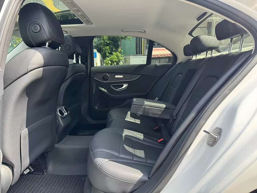 Mercedes-Benz C-Class 2018 — фото 10