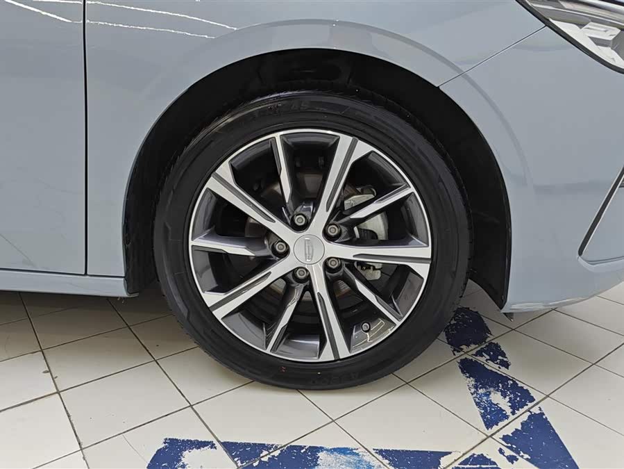 Geely Emgrand 2023