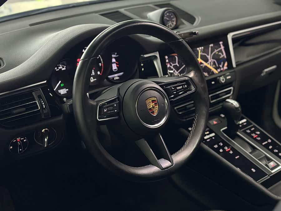 Porsche Macan 2022 — фото 14