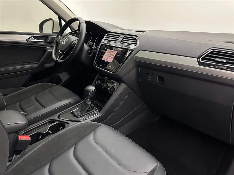 Volkswagen Tiguan L 2019 — фото 16