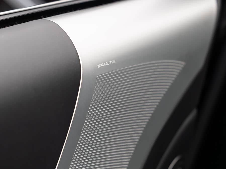 Aston Martin Virage 2012