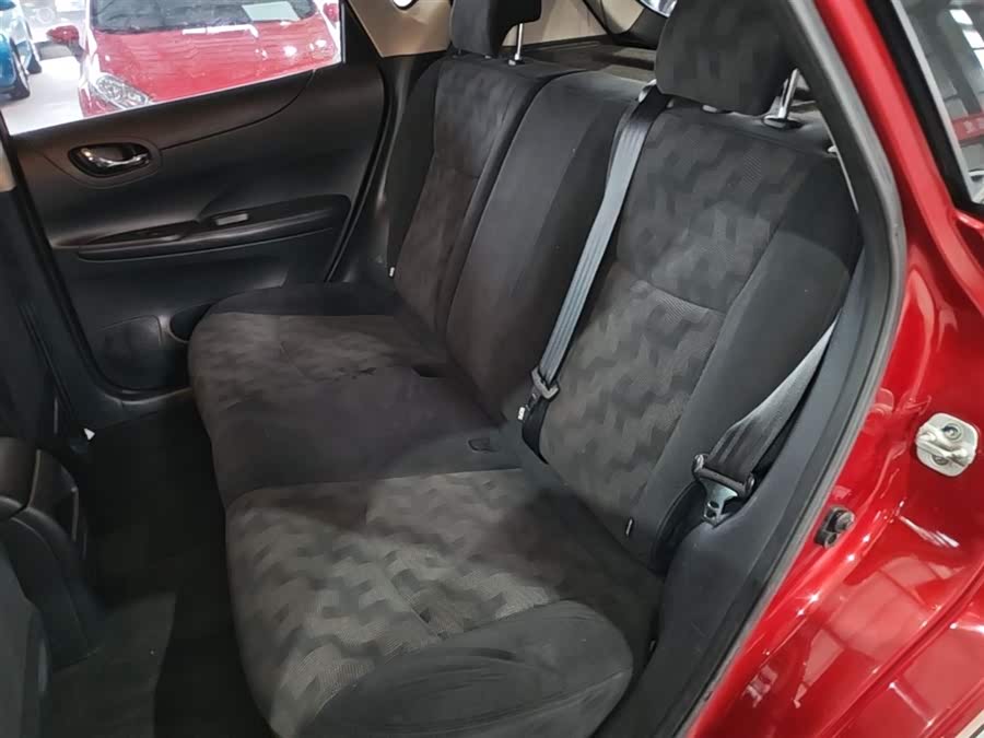 Nissan Tiida 2014 — фото 17