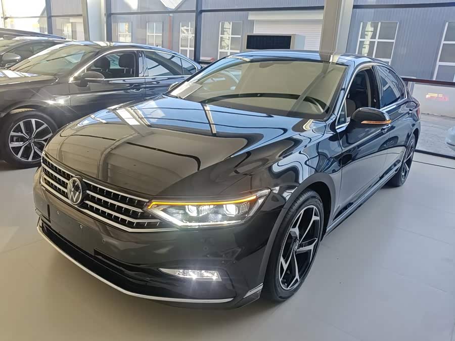 Volkswagen Magotan 2025