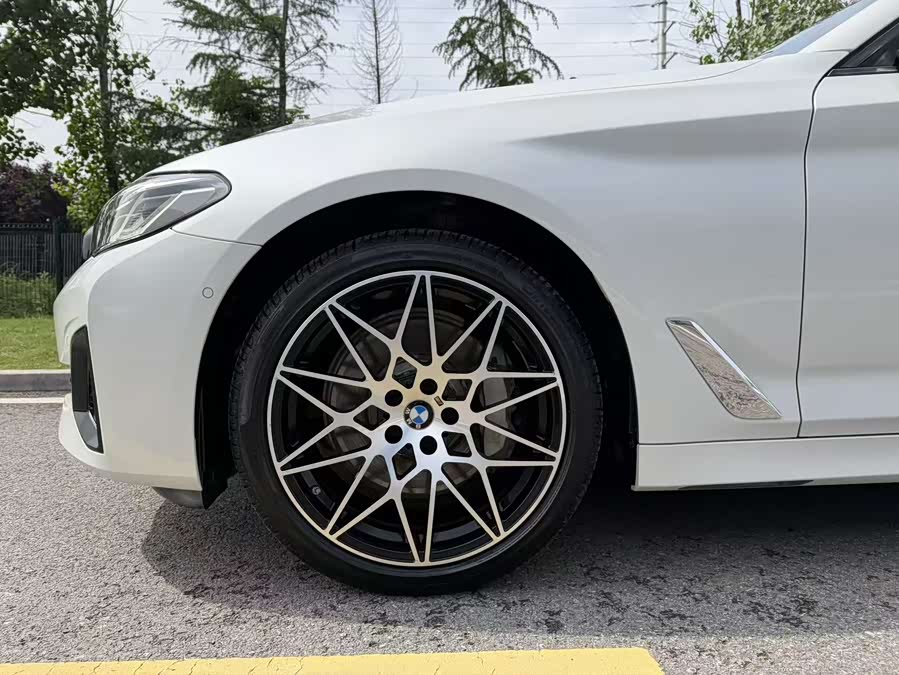 BMW 5 Series 2021