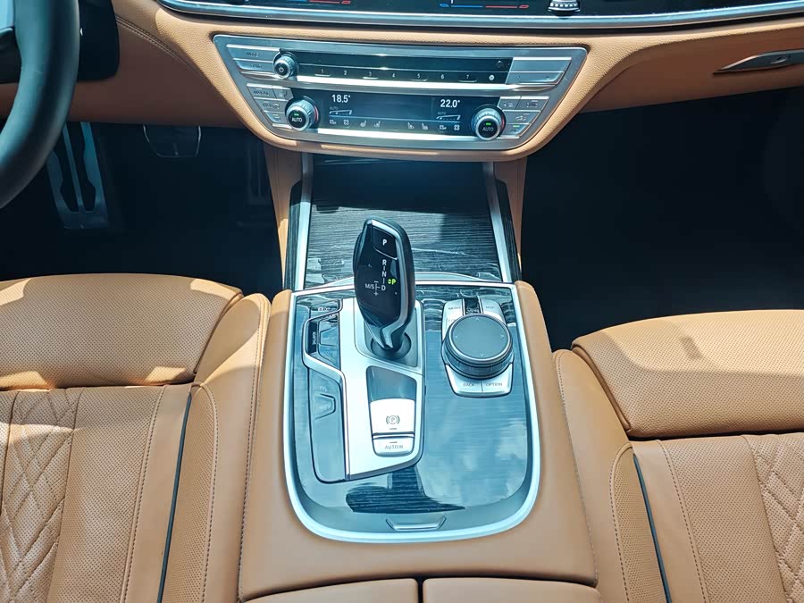 BMW 7 Series 2021 — фото 12