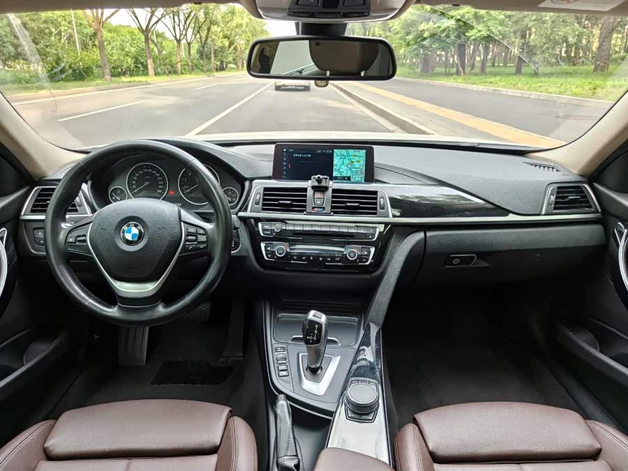 BMW 3 Series 2019 — фото 9