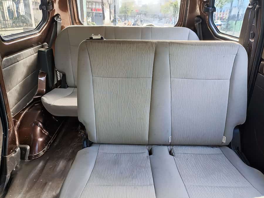 Wuling Hongguang 2015 — фото 19