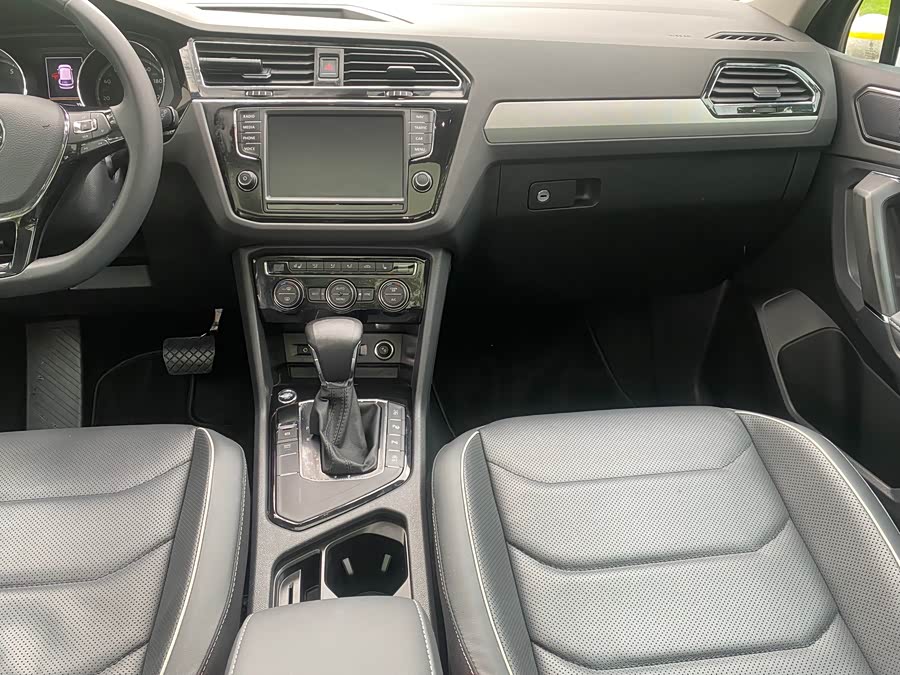 Volkswagen Tiguan L 2018 — фото 14