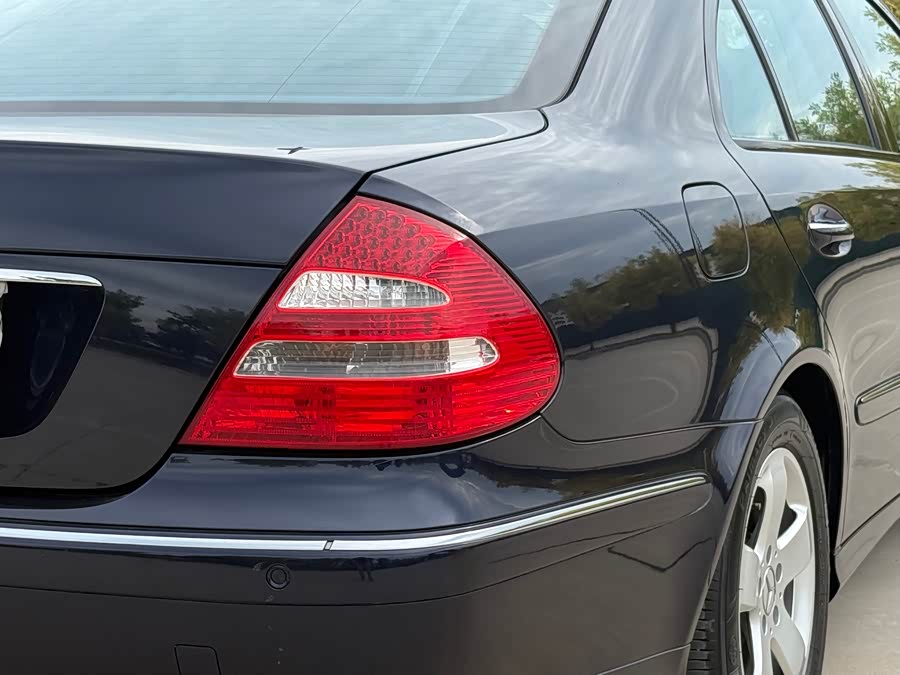 Mercedes-Benz E-Class 2007 — фото 14