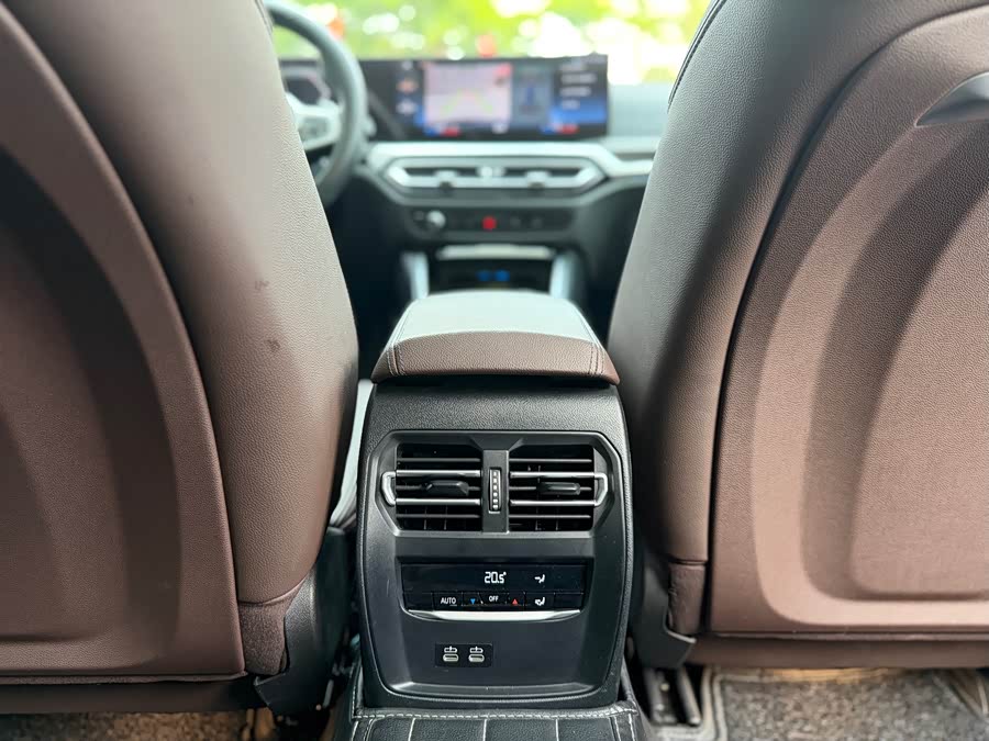 BMW 3 Series 2023 — фото 18
