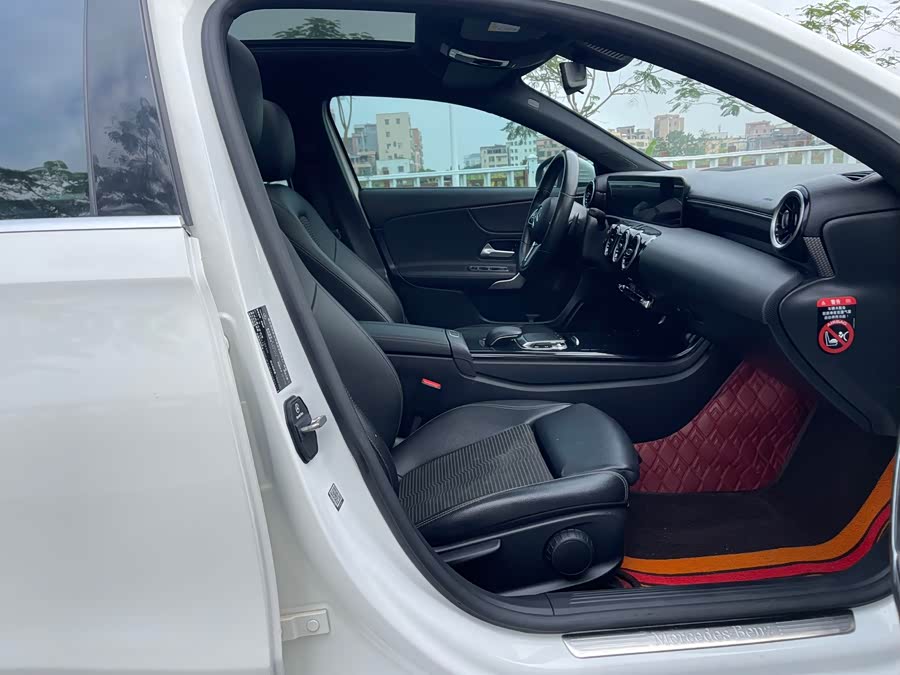 Mercedes-Benz A-Class 2019 — фото 10
