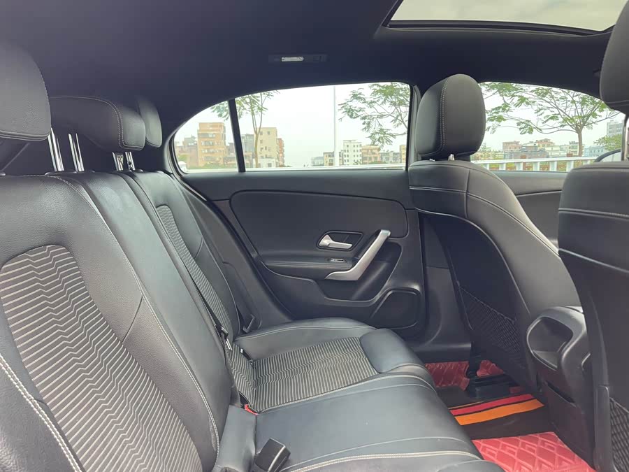 Mercedes-Benz A-Class 2019 — фото 14