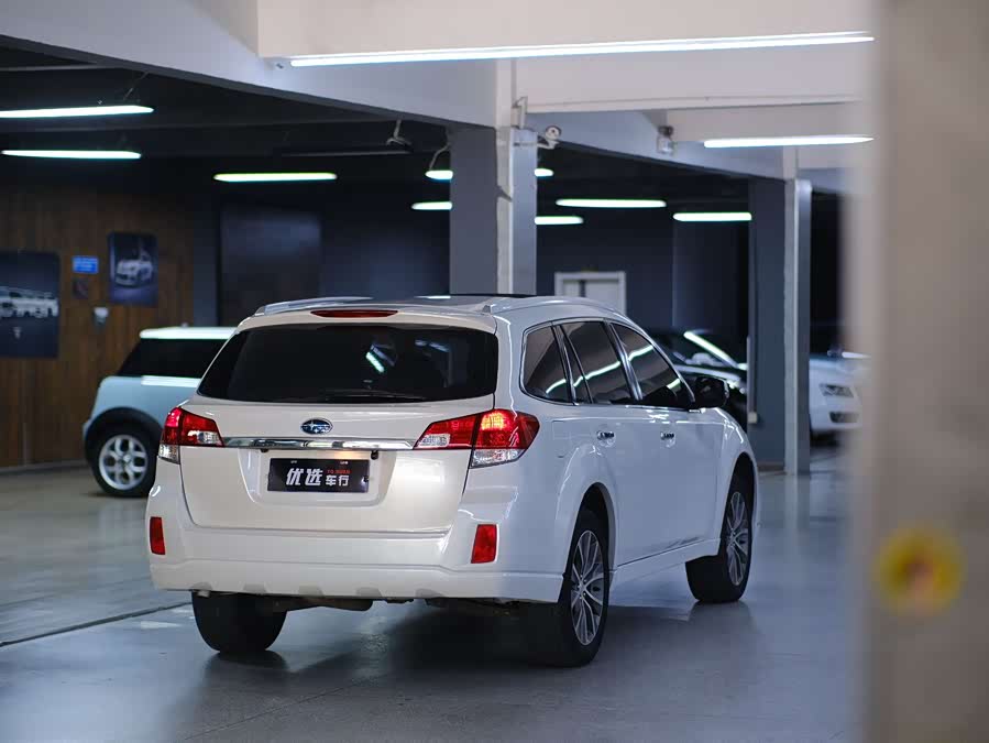 Subaru Outback 2013 — фото 12