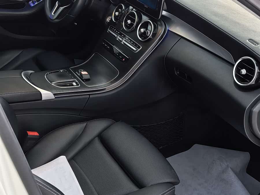 Mercedes-Benz C-Class 2019 — фото 18