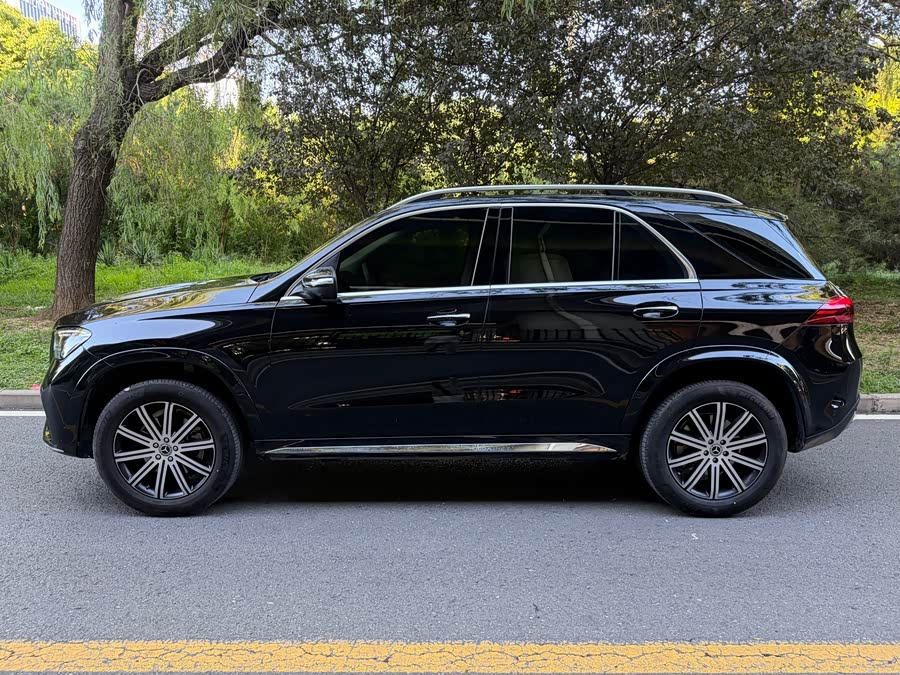 Mercedes-Benz GLE 2025