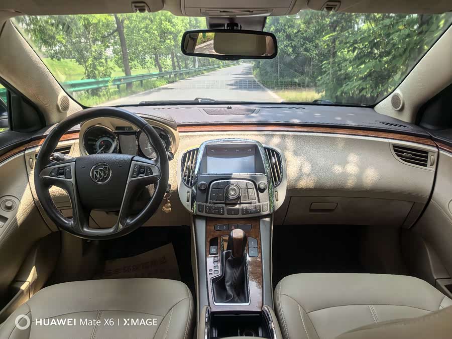 Buick LaCrosse 2012