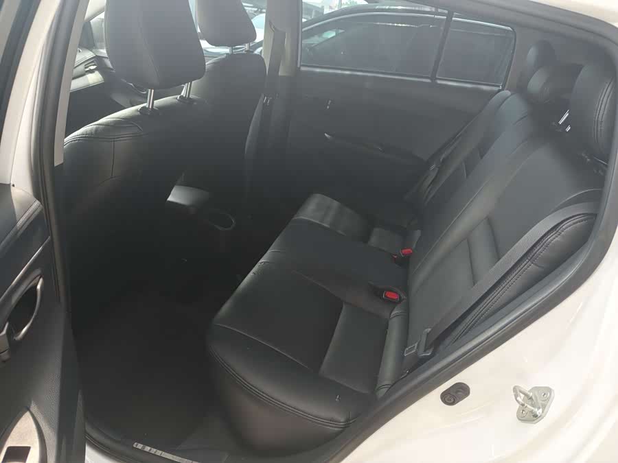 Toyota Yaris L 2016