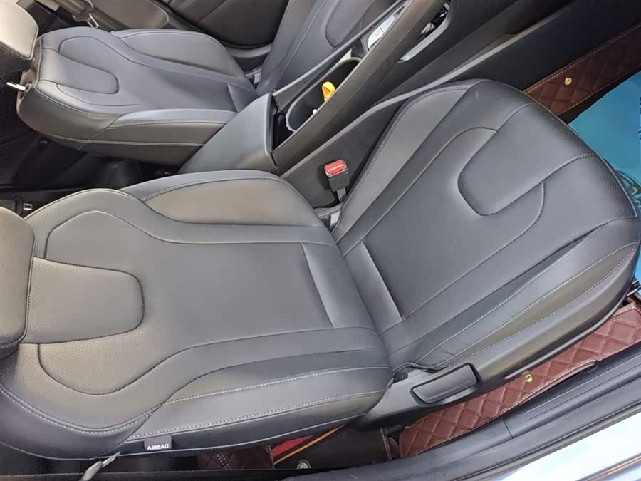 Hyundai Elantra 2023 — фото 25