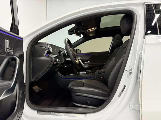 Mercedes-Benz A-Class 2020 — фото 12